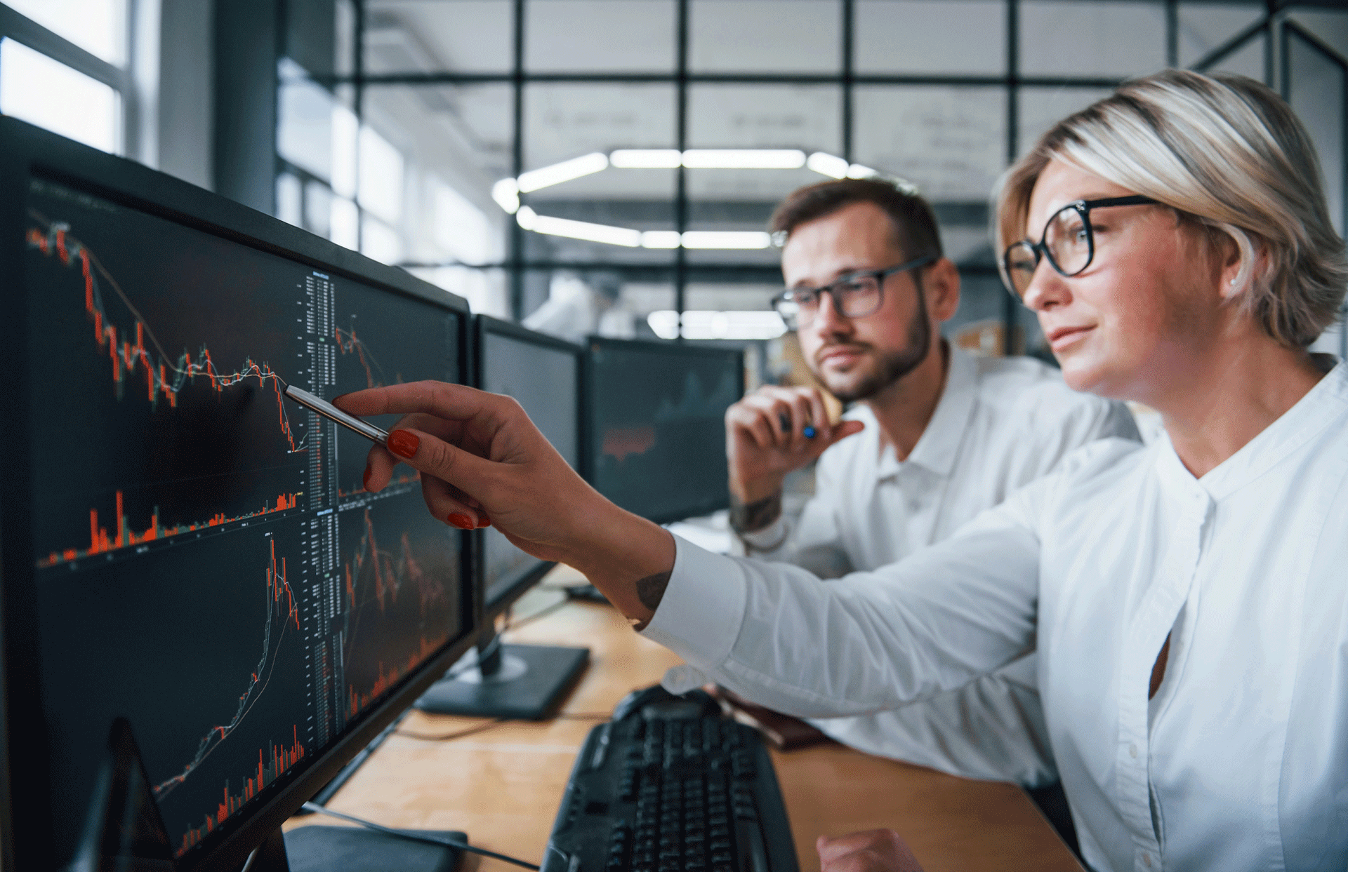 IT-professionals-analysing-data