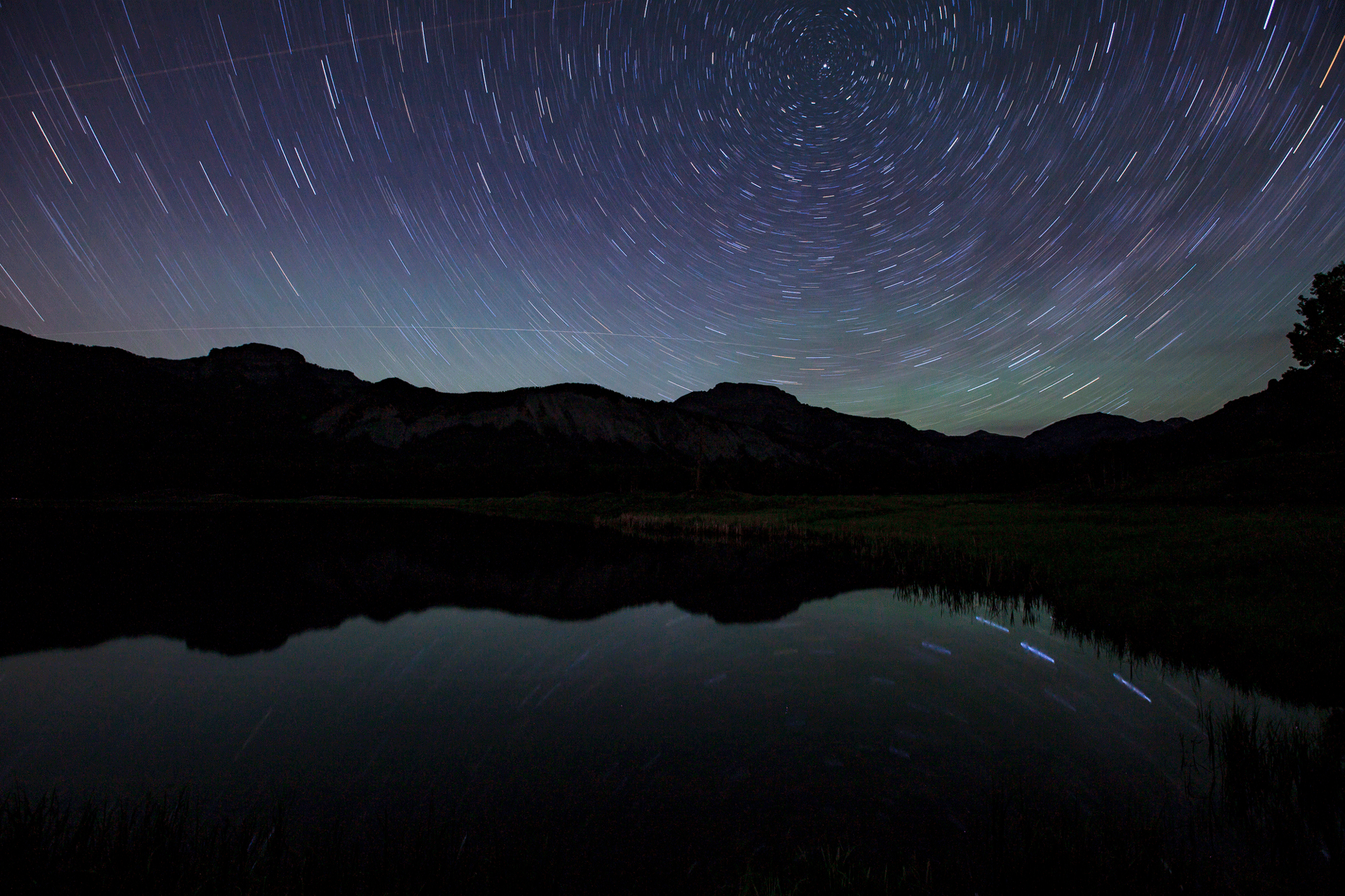 long-exposure-stars-landscape